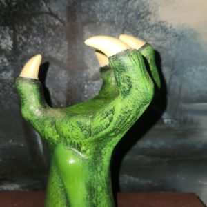 Dragon Claw Holder
