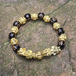 Feng Shui Bracelet Black and Gold with Pixiu